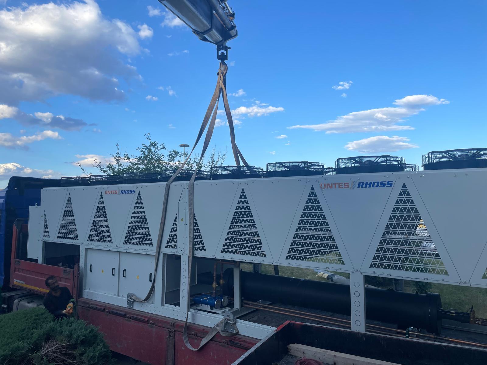 HAKANLAR VİNÇ – Malatya’da profesyonel vinç kiralama hizmeti, ağır tonaj, prefabrik ve çelik yapı projeleri için güvenli ve hızlı vinç çözümleri.